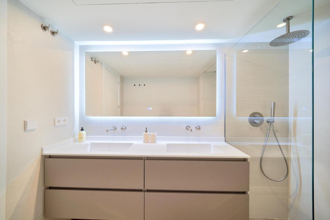 Sea Suite Beachfront Marbellac Extérieur photo