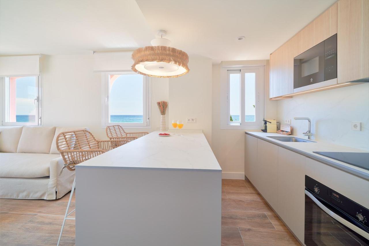 Sea Suite Beachfront Marbellac Extérieur photo