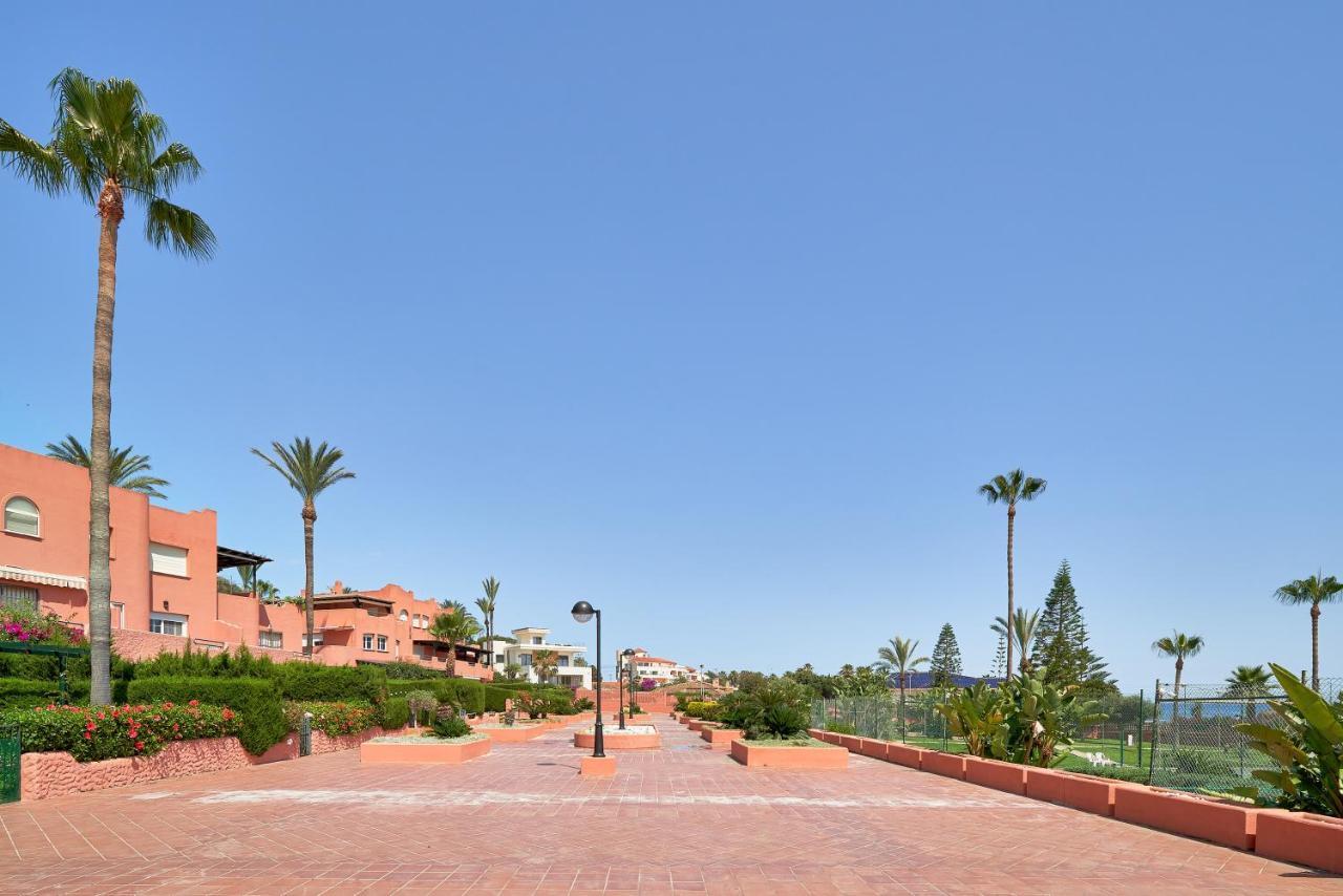Sea Suite Beachfront Marbellac Extérieur photo